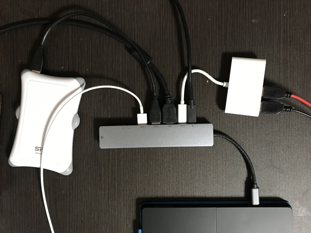 USB-C ハブ 接続状態