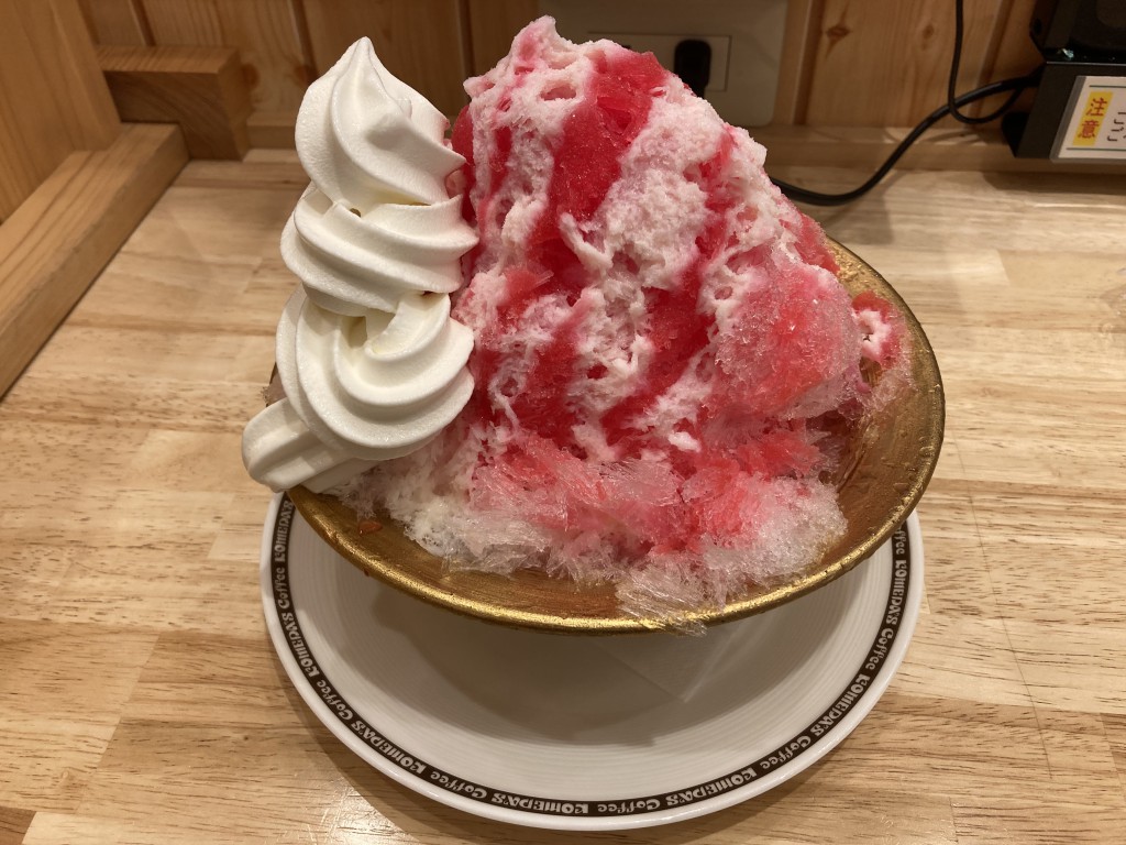コメダ珈琲　かき氷　いちご　練乳ソフトクリームトッピング　