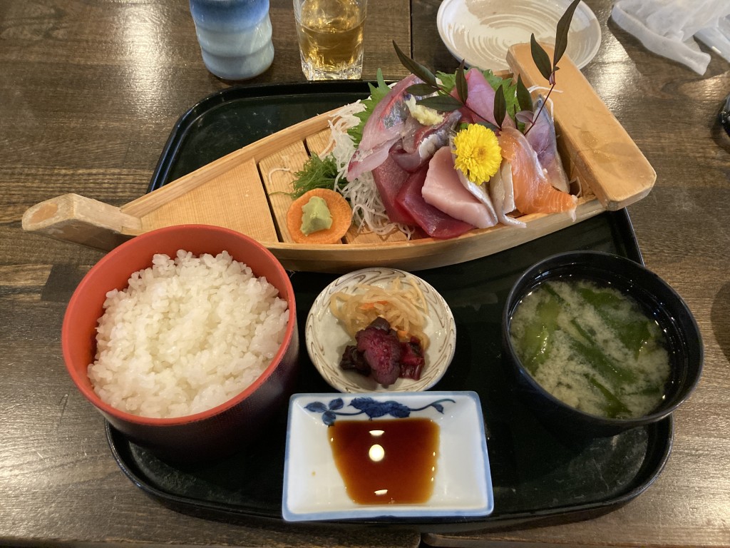 海わ屋　刺身定食