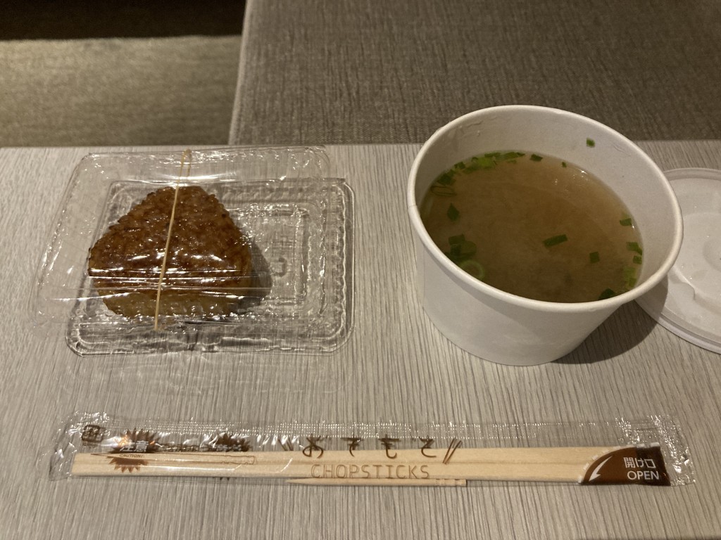 トーセイホテルココネ鎌倉 おにぎりと特製しじみ汁