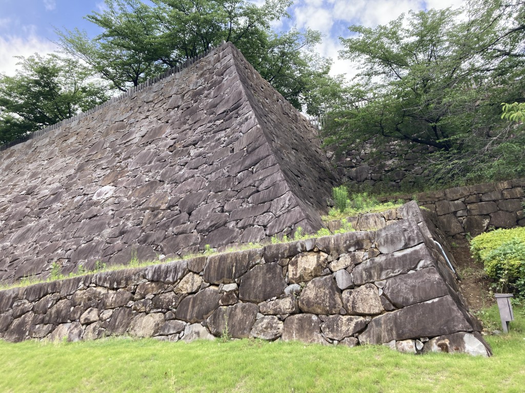 舞鶴城公園 美しい石垣