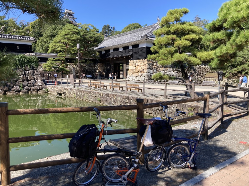 高知城入り口