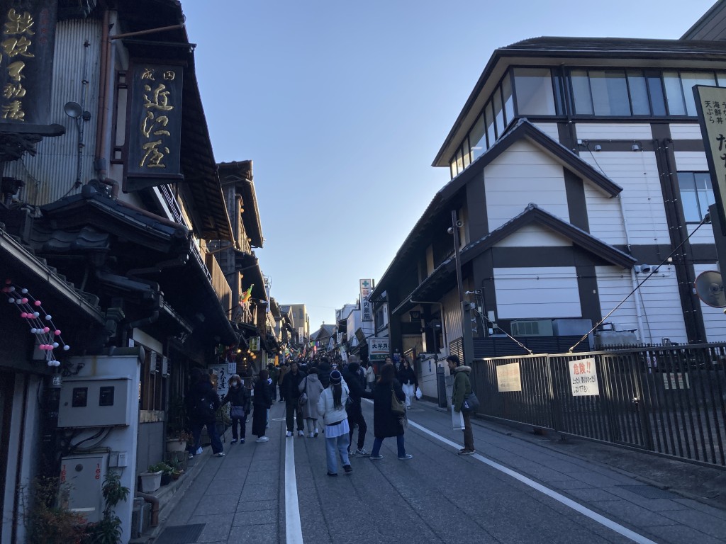 成田山新勝寺　参道